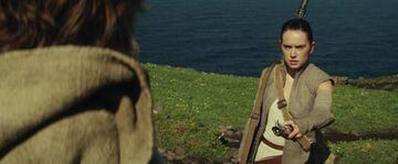 La escena final de El despertar de la fuerza, con Luke y Rey