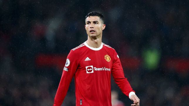Manchester United willing to listen to offers for Cristiano Ronaldo