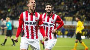 El PSV sigue aferrado a la liga; Moreno jugó los 90'