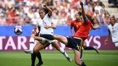 Spain&#039;s defender Irene Paredes kicks the ball during the France 2019 Women&#039;s World Cup round of sixteen football match between Spain and USA, on June 24, 2019, at the Auguste-Delaune stadium in Reims, northern France. (Photo by FRANCK FIFE / AFP