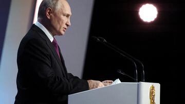 Russian President Vladimir Putin delivers a speech during a concert dedicated to the 100th birth anniversary of Soviet and Russian poet Rasul Gamzatov at the State Kremlin Palace in Moscow, Russia, September 28, 2023. Sputnik/Vyacheslav Prokofyev/Pool via REUTERS ATTENTION EDITORS - THIS IMAGE WAS PROVIDED BY A THIRD PARTY.