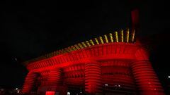 El Milan ilumina el mundo de rossonero