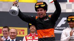 Sergio P&eacute;rez celebra en grande el tercer lugar conseguido en el GP de Rusia.