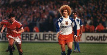 En julio de 1988 el volante fue contratado por Montpellier procedente de Deportivo Cali. El volante jugó 96 partidos, anotó 6 goles y realizó 20 asistencias. Además ganó una Copa de Francia en tres temporadas.