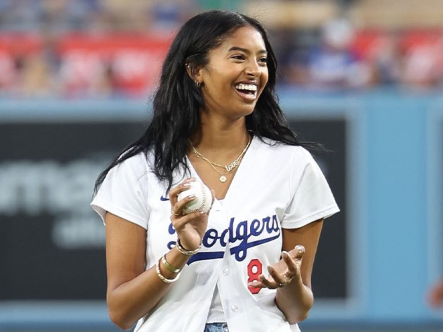 Kobe Bryant's daughter Natalia throws first pitch at Dodgers game