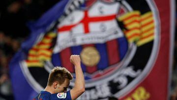 Camp Nou stadium, Barcelona, Spain - 1/03/2017. Barcelona&#039;s Ivan Rakitic celebrates a goal. REUTERS/Albert Gea
