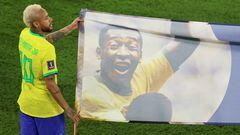 Neymar, portando una bandera de Pelé durante el Mundial.