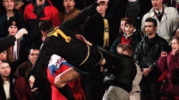 Crystal Palace fan Matthew Simmons claimed he had merely invited Cantona to "take an early bath" as he incurred the kung-fu wrath of the combustible Manchester United star. Other reports of the incident from people in the crowd said Matthews had actually 