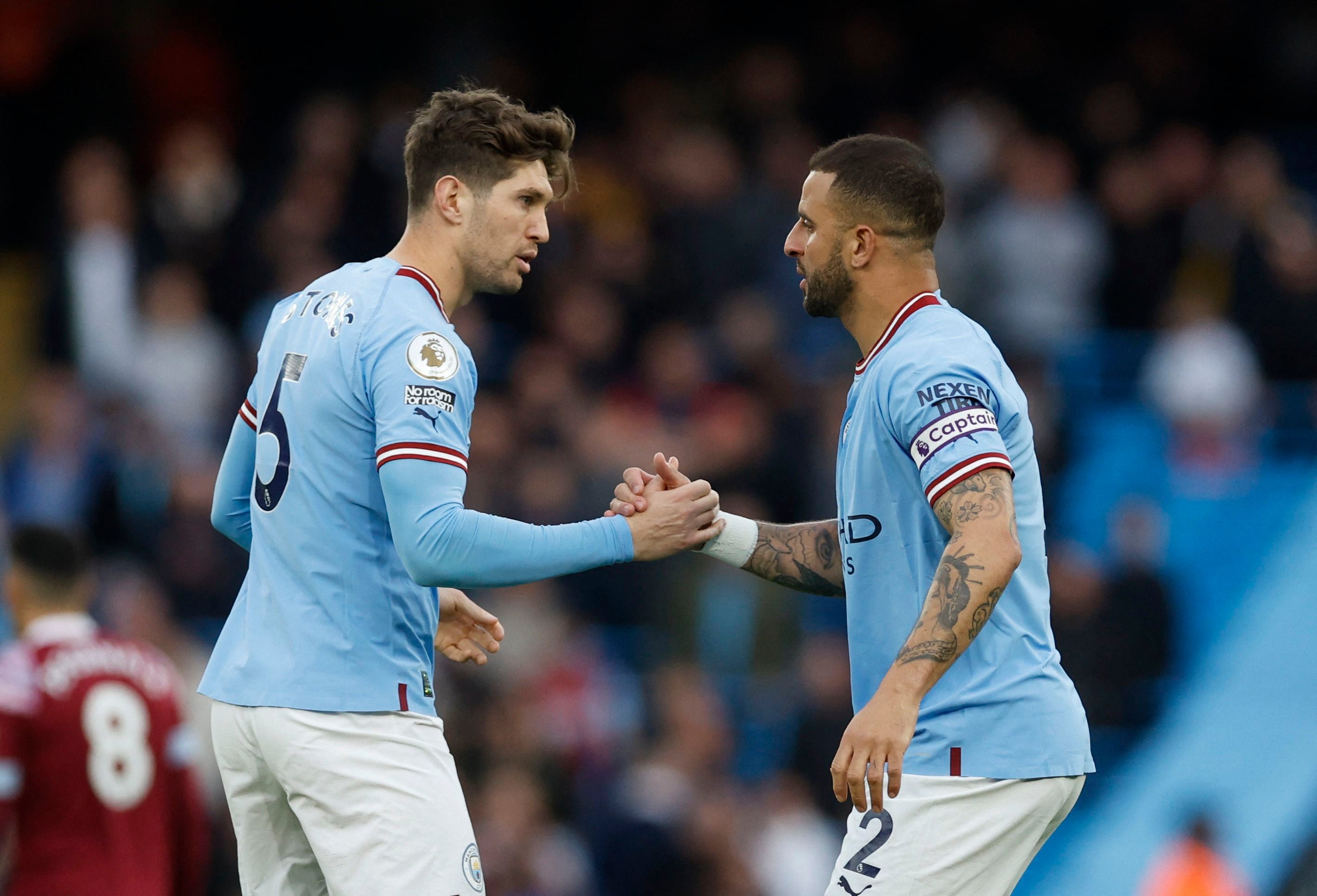 Guardiola: Walker y Stones se quedan fuera por lesin