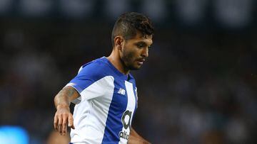 Tecatito Corona juega 87 minutos en victoria del Porto