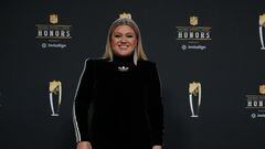 At the 12th Annual NFL Honors, Kirk Cousins and Kelly Clarkson honored Tom Brady in funny song