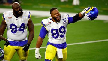Not only is he not retiring, but Aaron Donald just became the highest-paid non-quarterback in the history of the NFL, surpassing Tyreek Hill on the list.