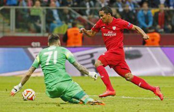 Bacca hizo este golazo que representó el 2-1 para el Sevilla.
