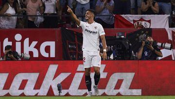 André Silva: Sevilla to make AC Milan loan permanent