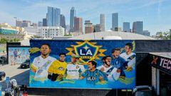 Por medio de su cuenta de Twitter, LA Galaxy mostr&oacute; un mural en California en donde se puede ver a las figuras mexicanas que vistieron el jersey del club.