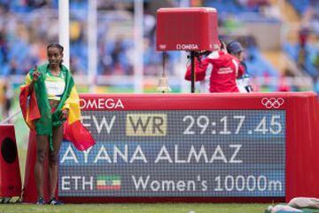 La etíope destrozó por 14 segundos el récord mundial de Wang Junxia (1993) y además destronó a la bicampeona olímpica Tirunesh Dibaba