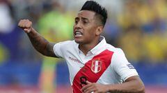 El mediapunta peruano mantiene su pugna con Santos para salir del club y estudia la manera de desvincularse para buscar un nuevo lugar donde jugar.