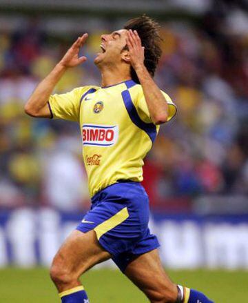 El atacante argentino se convirtió en ídolo del cuadro de Coapa, y fue clave para la obtención del campeonato en el 2005.
