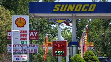 El precio de la gasolina ha alcanzado un nuevo máximo histórico en USA: $4.437. Te compartimos los estados con la gasolina más barata y más cara.