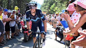 El ciclista español Enric Mas compite durante la decimocuarta etapa del Tour de Francia con final en Mende