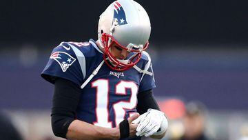 Report: Patriots QB Brady has stitches removed from hand