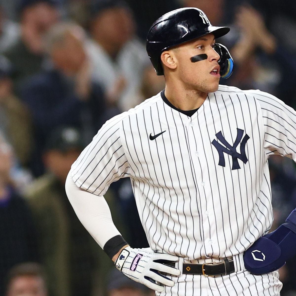 Aaron Judge signs record-breaking deal to stay with Yankees