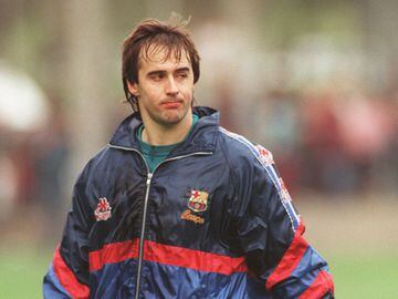 La temporada 94/95 ficha por el Fútbol Club Barcelona, permaneció hasta 1997 y tan solo jugó 5 partidos.