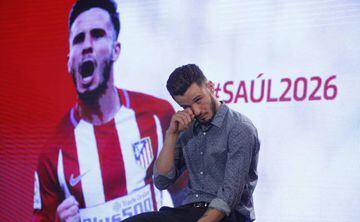 Saúl, en el acto de su renovación con Atlético hasta 2026.