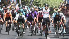 Molano celebra su triunfo en la primera etapa de la Vuelta a Burgos 2023.