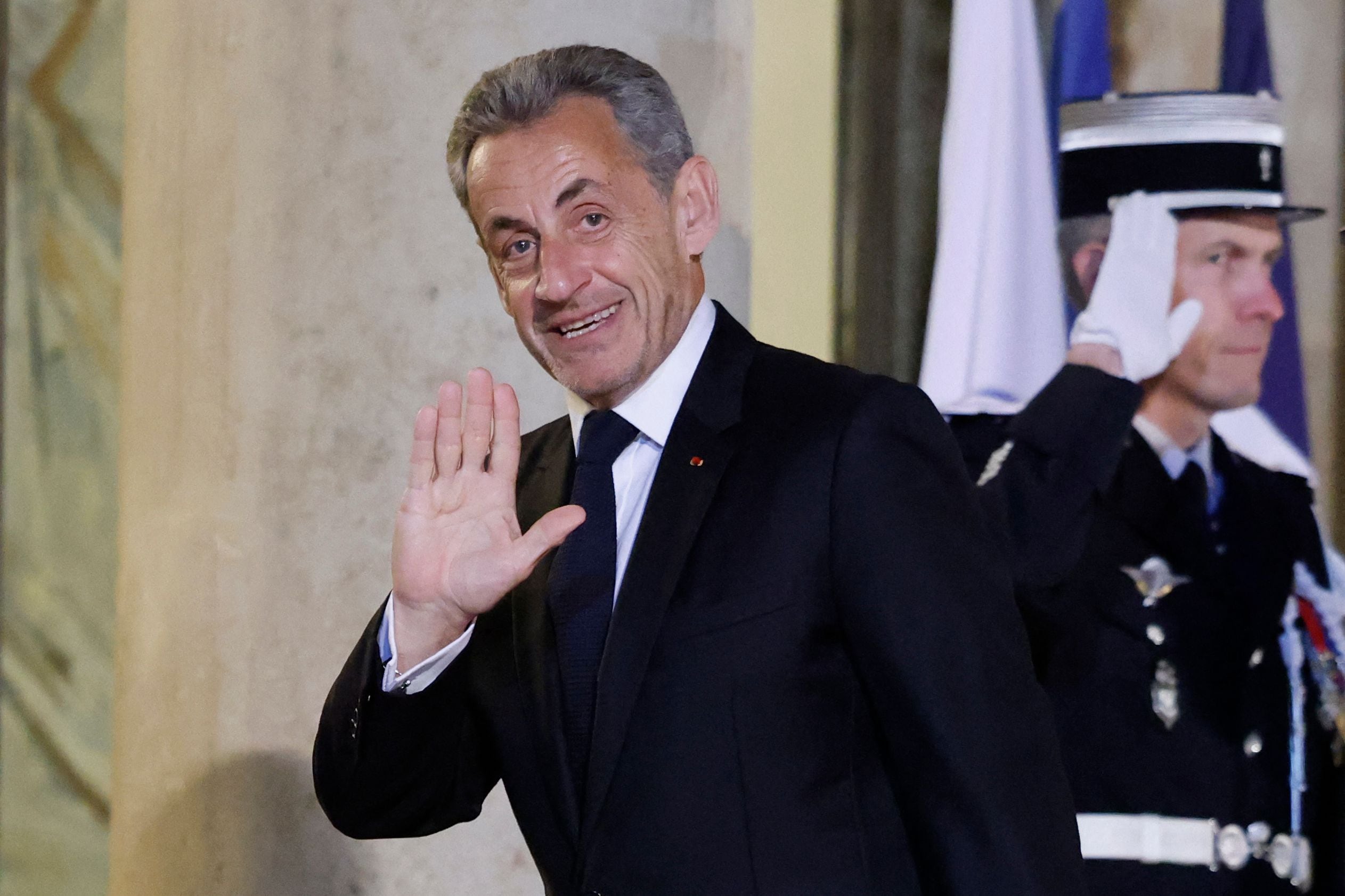 Sarkozy declina la invitación de Guardiola