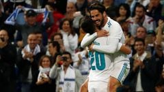 Isco y Asensio celebran el segundo gol del Madrid.