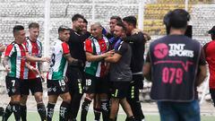 El jugador de Palestino Maximiliano Salas, izquierda , celebra su gol contra Huachipato durante el partido por la Primera División disputado en el estadio La Cisterna.
Santiago, Chile.