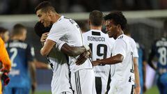 Matuidi, Cristiano Ronaldo y Juan Guillermo Cuadrado celebrando el triunfo de Juventus 1-2 sobre Empoli por la Serie A de Italia