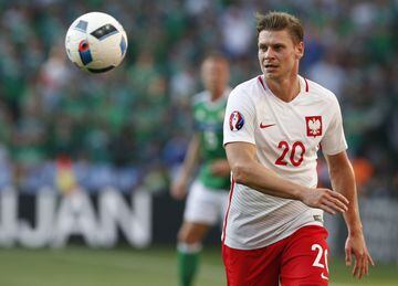 El 6 de agosto del 2018, el defensa de 33 años se despidió de la Selección de Polonia tras haber disputado la Copa del Mundo de Rusia 2018, donde su escuadra se quedó en la fase de grupos.