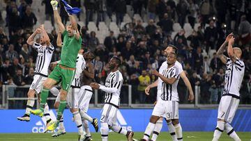 Juventus&#039; players celebrate after beating Empoli