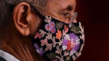 India&#039;s Foreign Minister Subrahmanyam Jaishankar (L) wears a face mask as he listens to remarks from Australia&#039;s Minister for Foreign Affairs Marise Payne.