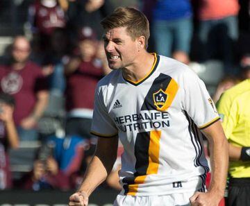 Los Angeles Galaxy midfielder Steven Gerrard (8) reacts after scoring a goal in the penalty kick shootout against the Colorado Rapids at Dick's Sporting Goods Park. Rapids win 1-0 in a shootout (3-1).