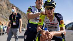 Hirt recupera el aliento tras vencer en la cima de Green Mountain, en el Tour de Omán.