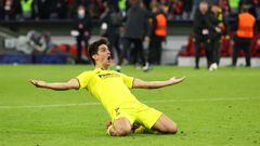 MUNICH, GERMANY - APRIL 12: Gerard Moreno of Villarreal CF celebrates following their draw and qualification in the UEFA Champions League Quarter Final Leg Two match between Bayern M&uuml;nchen and Villarreal CF at Football Arena Munich on April 12, 2022 