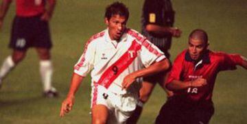 El ex crack peruano marcó seis veces en nueve enfrentamientos con la Roja.