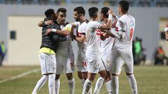 Cairo (Egypt), 02/01/2021.- Zamalek player Yousef Obama (2-L) celebrates with team-mates after scoring the 2-0 lead during the Egyptian Premier League soccer match between ENPPI and Zamalek SC at Petrosport Stadium in Cairo, Egypt, 02 January 2021. (Egipt