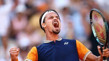 Tennis - French Open - Roland Garros, Paris, France - June 1, 2023 Germany's Daniel Altmaier celebrates winning his second round match against Italy's Jannik Sinner REUTERS/Lisi Niesner