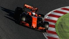 Fernando Alonso's McLaren has further engine failure