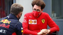 Mattia Binotto (Ferrari) conversa con Christian Horner (Red Bull). 