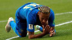 Neymar se lamenta durante el partido frente a Costa Rica.