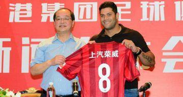 Hulk signs in the CSL