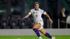 Nov 10, 2022; Ft. Lauderdale, Florida, USA; United States forward Sophia Smith (11) runs with the ball during the first half against Germany at DRV PNK Stadium. Mandatory Credit: Sam Navarro-USA TODAY Sports