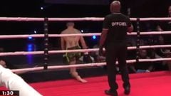 La surrealista escena de un español después de un KO antológico en kickboxing