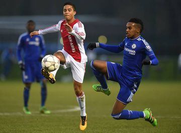 Justin Kluviert, en un partido de la UEFA Youth League con el juvenil del Ajax.