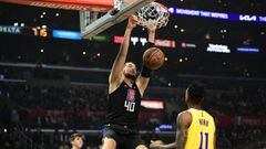 The Los Angeles Clippers won their fifth straight game after taking down a slumping Los Angeles Lakers side on Thursday night from the Crypto.com Arena.